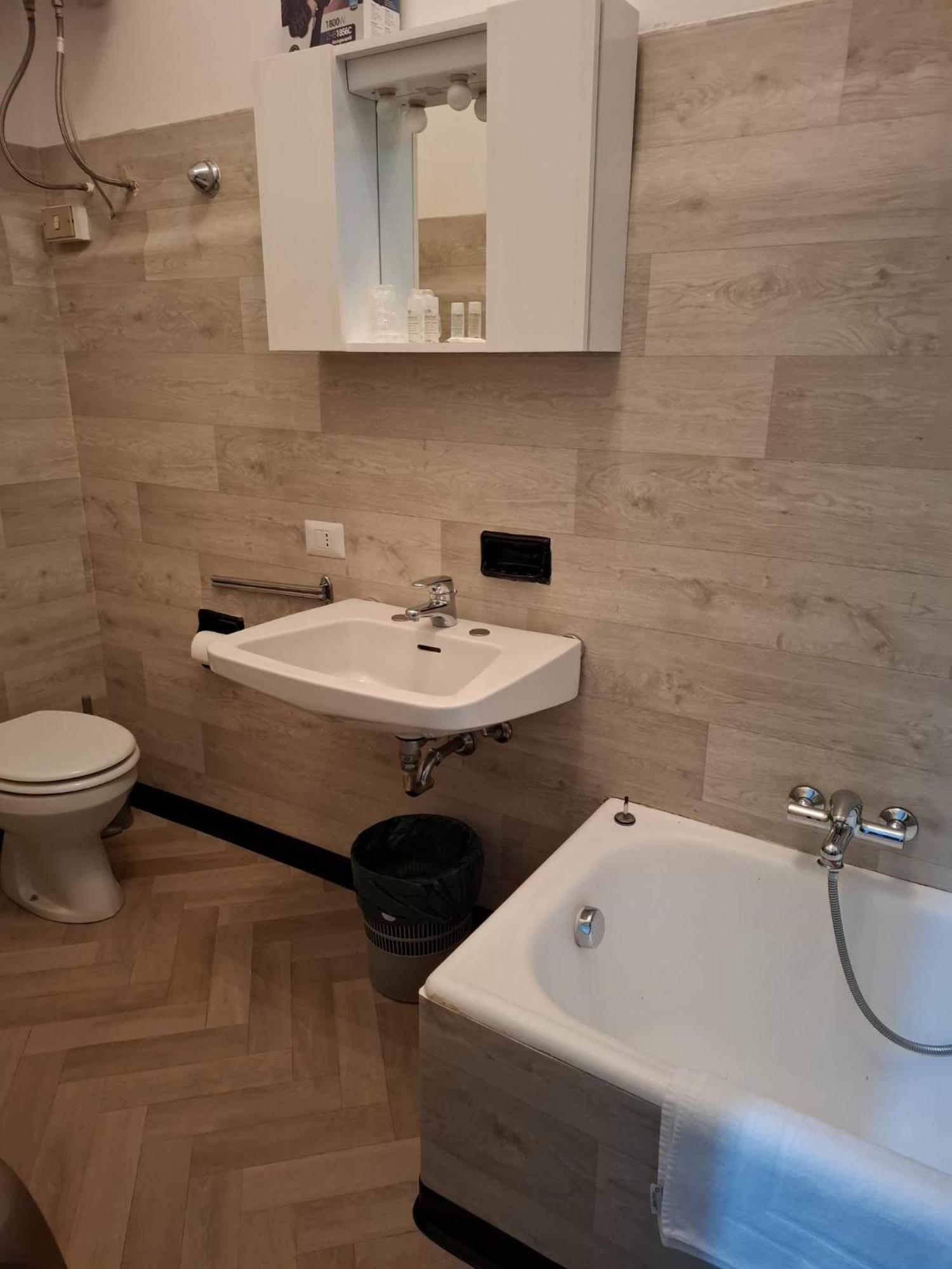 Villa Terzaghi Gorla Minore Zewnętrze zdjęcie